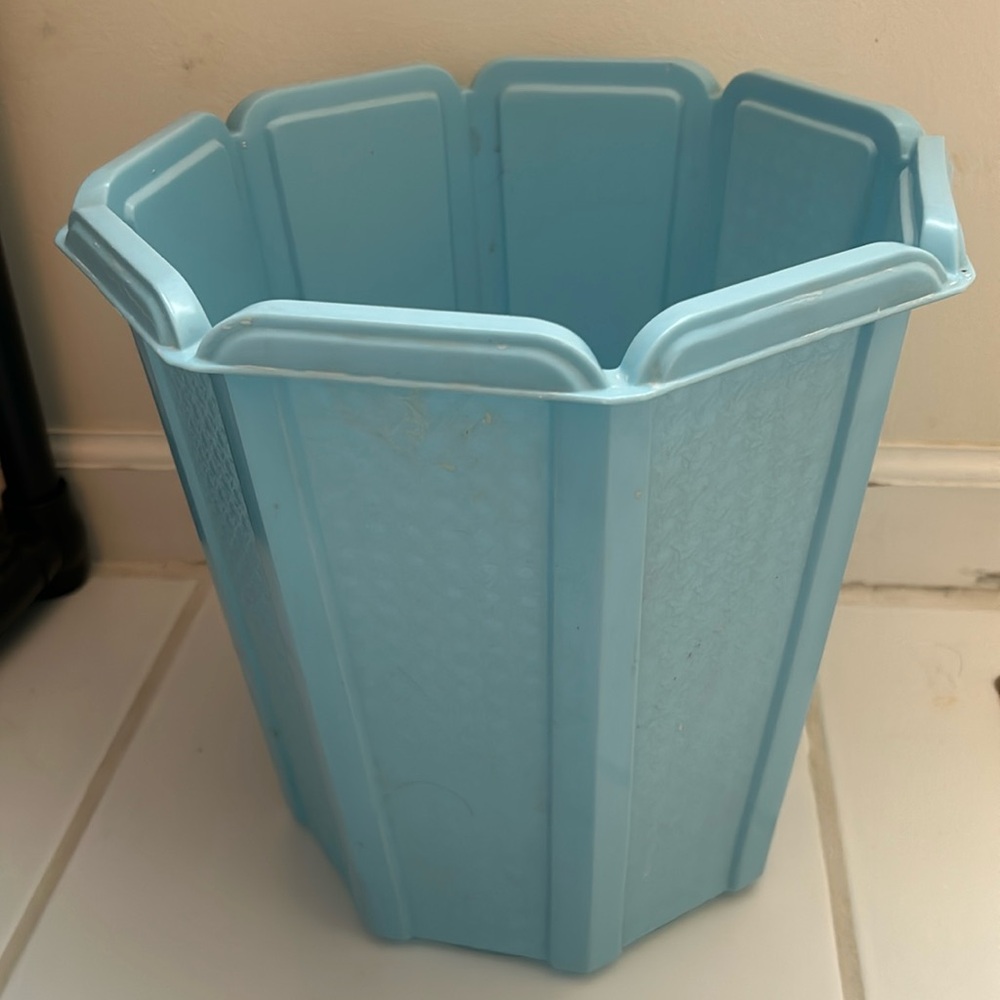 Vtg powder blue octagonal shaped garbage pail bath/office basket weave design